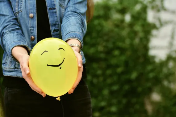 Casino Pokerdom Tacaíocht